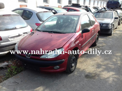 Peugeot 206 3dv 1.1i červená na díly ČB / nahradni-auto-dily.cz