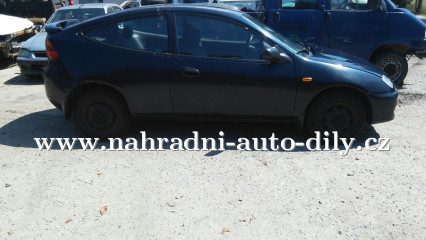 Mazda 323 tmavě modrá na díly ČB / nahradni-auto-dily.cz