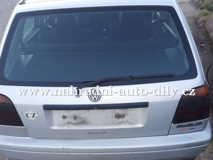 VW Golf stříbrná metalíza na díly Brno / nahradni-auto-dily.cz