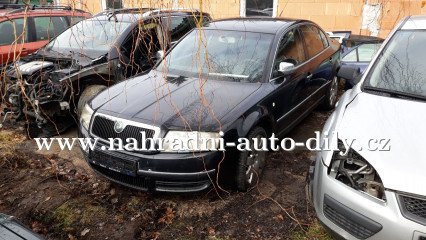 Škoda Superb černá na díly Plzeň / nahradni-auto-dily.cz