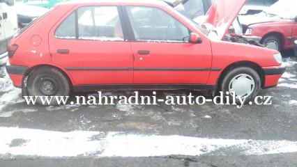 Peugeot 306 červená na díly Plzeň