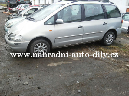 VW Sharan stříbrná na náhradní díly Plzeň / nahradni-auto-dily.cz