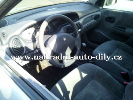 Renault Megane stříbrná - díly z tohoto vozu / nahradni-auto-dily.cz