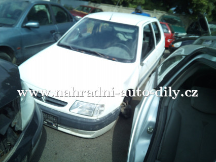 Citroen Saxo bílá - díly z tohoto vozu