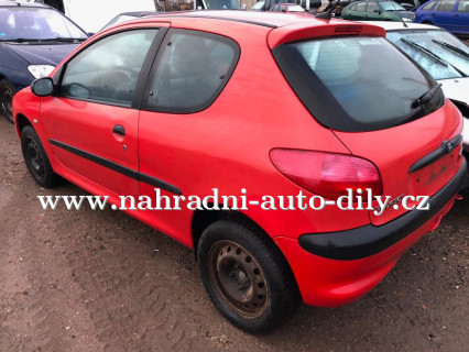 Peugeot 206 náhradní díly Hradec Králové / nahradni-auto-dily.cz