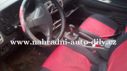 Mitsubishi Colt červená - díly z tohoto vozu / nahradni-auto-dily.cz Mitsubishi Colt červená - díly z tohoto vozu / nahradni-auto-dily.cz