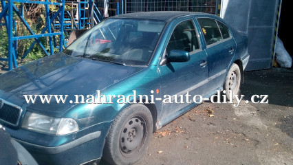 Škoda Octavia zelená - díly z tohoto vozu / nahradni-auto-dily.cz