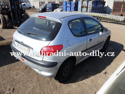 Peugeot 206 náhradní díly Hradec Králové / nahradni-auto-dily.cz