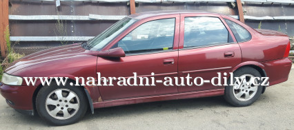 Opel Vectra vínová na náhradní díly Brno / nahradni-auto-dily.cz