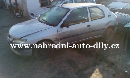 Peugeot 306 stříbrná na náhradní díly ČB / nahradni-auto-dily.cz