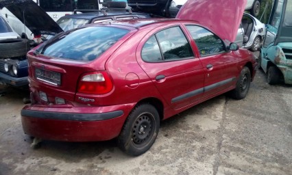 Renault Megan 1,4 16v 2000 na náhradní díly České Budějovice / nahradni-auto-dily.cz