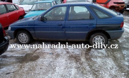 Ford escort sedan modrá na díly České Budějovice / nahradni-auto-dily.cz