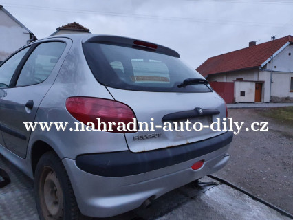 Peugeot 206 na náhradní díly KV