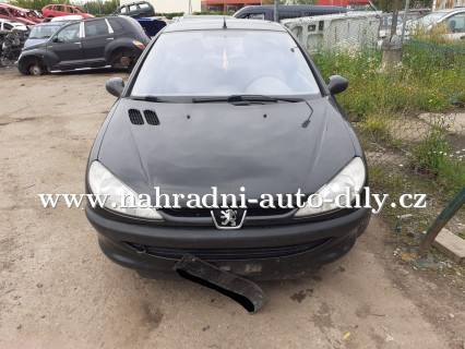 Peugeot 206 černá na náhradní díly Pardubice / nahradni-auto-dily.cz