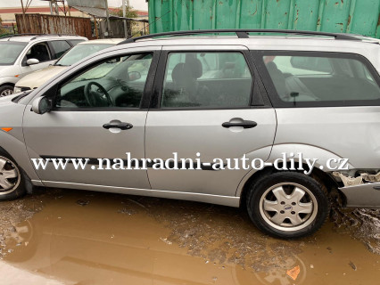 Ford Focus stříbrná na náhradní díly Pardubice / nahradni-auto-dily.cz