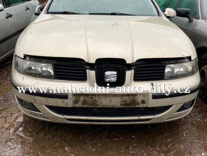 Seat Leon stříbrná na náhradní díly Pardubice / nahradni-auto-dily.cz