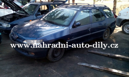 Peugeot 306 break modrá na díly ČB / nahradni-auto-dily.cz