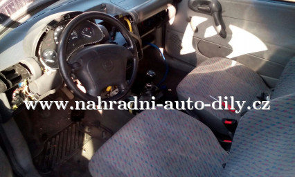 Opel Corsa modrá na díly České Budějovice / nahradni-auto-dily.cz Opel Corsa modrá na díly České Budějovice / nahradni-auto-dily.cz